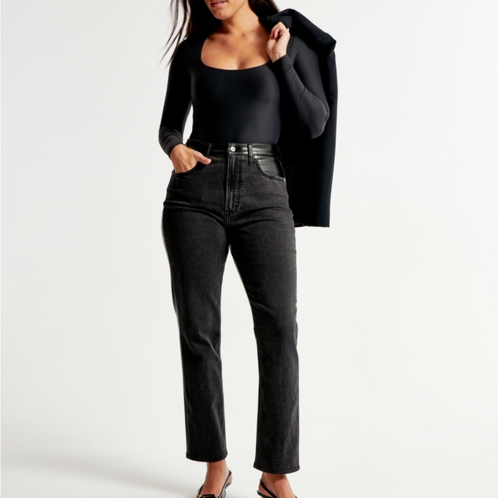 Abercrombie & Fitch Mixed fabric ankle straight Jean